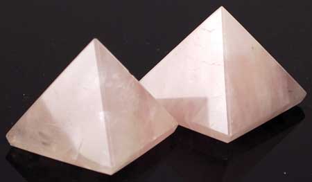 Rose Quartz Pyramid 25-30mm